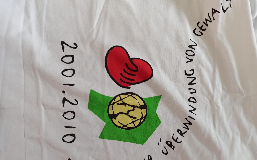 Ausmisten macht Erinnerungen – oder: T-Shirt-Geschichten. Geschichte 1: Das Dekaden-T-Shirt